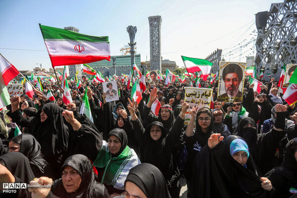رزمایش دختران «جان‌فدای ایران»