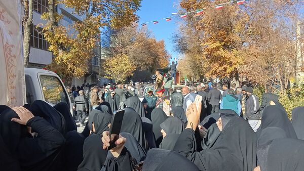 تشییع پیکرشهداى گمنام در شهرکرد 