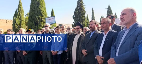 خروش استکبار ستیزی دانش‌آموزان شیرازی