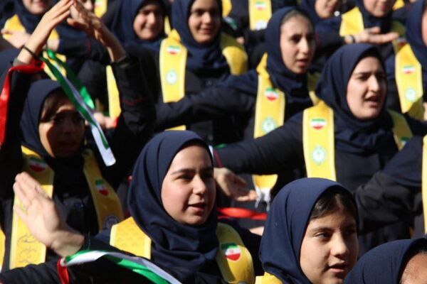 برگزاری همایش یاوران انقلاب در مدرسه حضرت ولیعصر(عج)