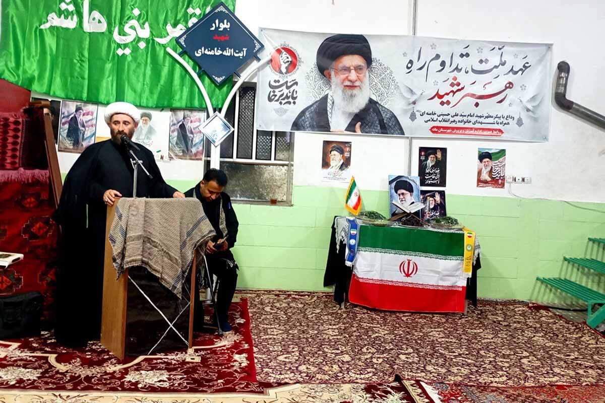 حضور پرشور فرهنگیان و دانش‌آموزان مانه در آیین جاماندگان وداع با امام شهید