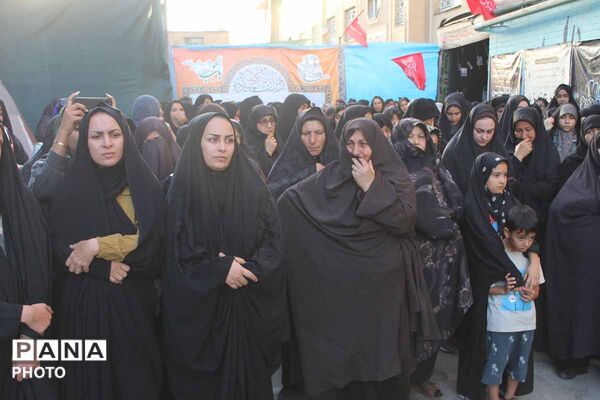 خدمت خالصانه قرارگاه جهادی حضرت جوادالائمه(ع) جاجرم به زائران امام رضا(ع) در مشهد مقدس 