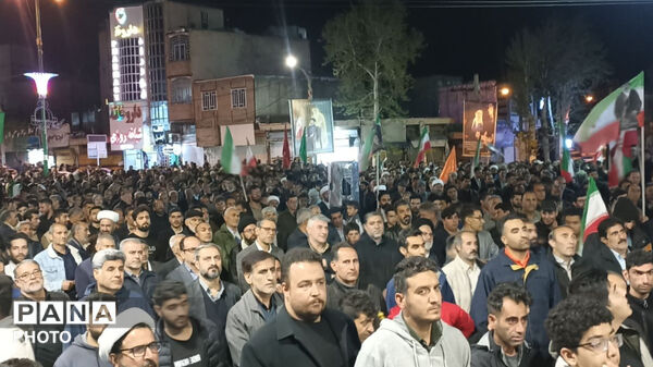حضور مردم انقلابی شهرستان کوهدشت در اجتماعات شبانه