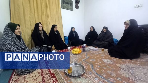 دیدار بانوان پایگاه پنج تن از مادر شهید یدالله علیزاده