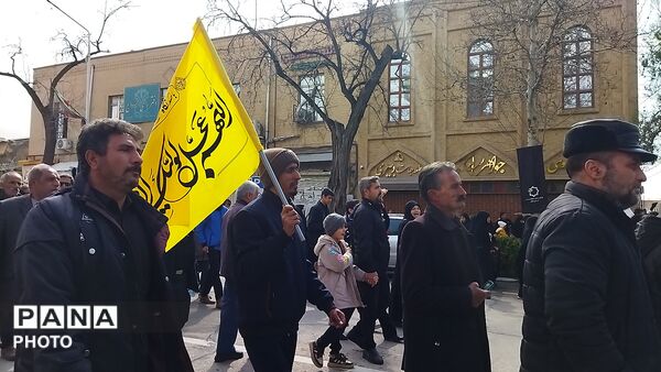 مشت هایی که با فریاد انتقام بالا می آمدند 