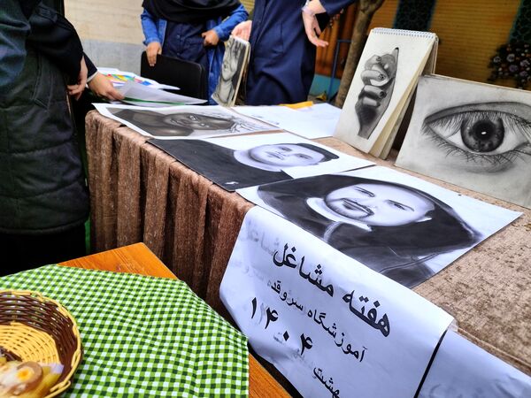 بازارچه کسب و کار در دبیرستان میرزا جعفر سروقد