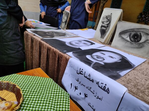 بازارچه کسب و کار در دبیرستان میرزا جعفر سروقد