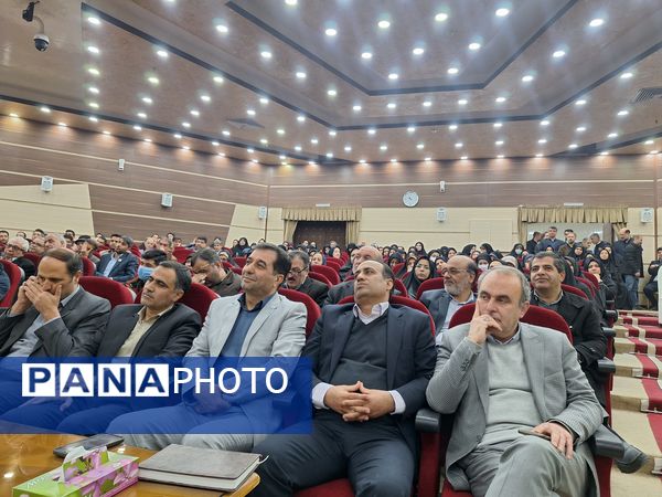 آیین تکریم و معارفه مدیر آموزش و پرورش ناحیه۴ استان اصفهان