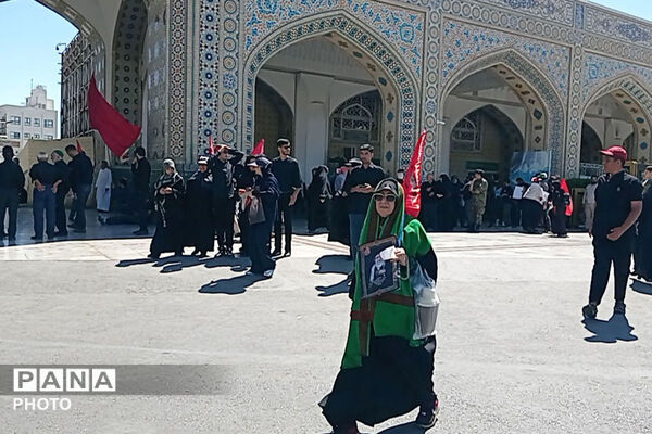 مشهد در سوگ؛ بدرقه باشکوه رهبر شهید انقلاب در جوار بارگاه رضوی/۲