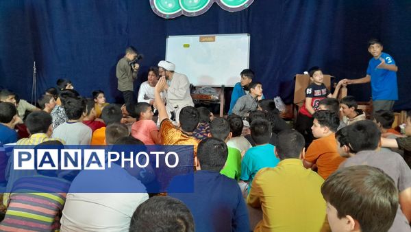 کلاس درس و اخلاق برای معتکفین اعتکاف دانش‌آموزی «سه روز در بهشت»