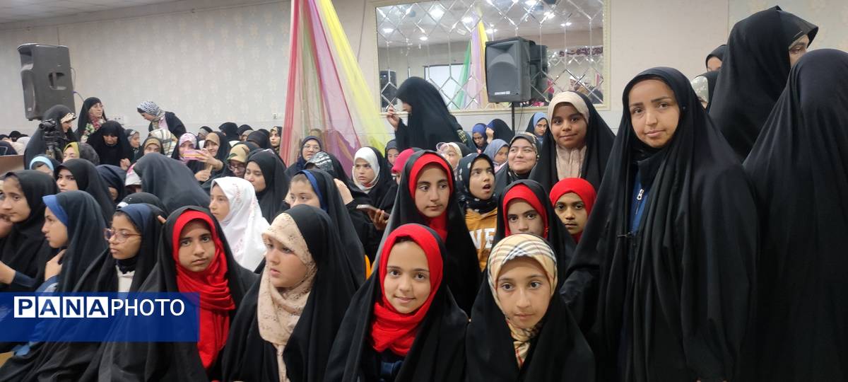 حضور دانش‌آموزان مدرسه خاقانی در جشن دختران آفتاب شیروان