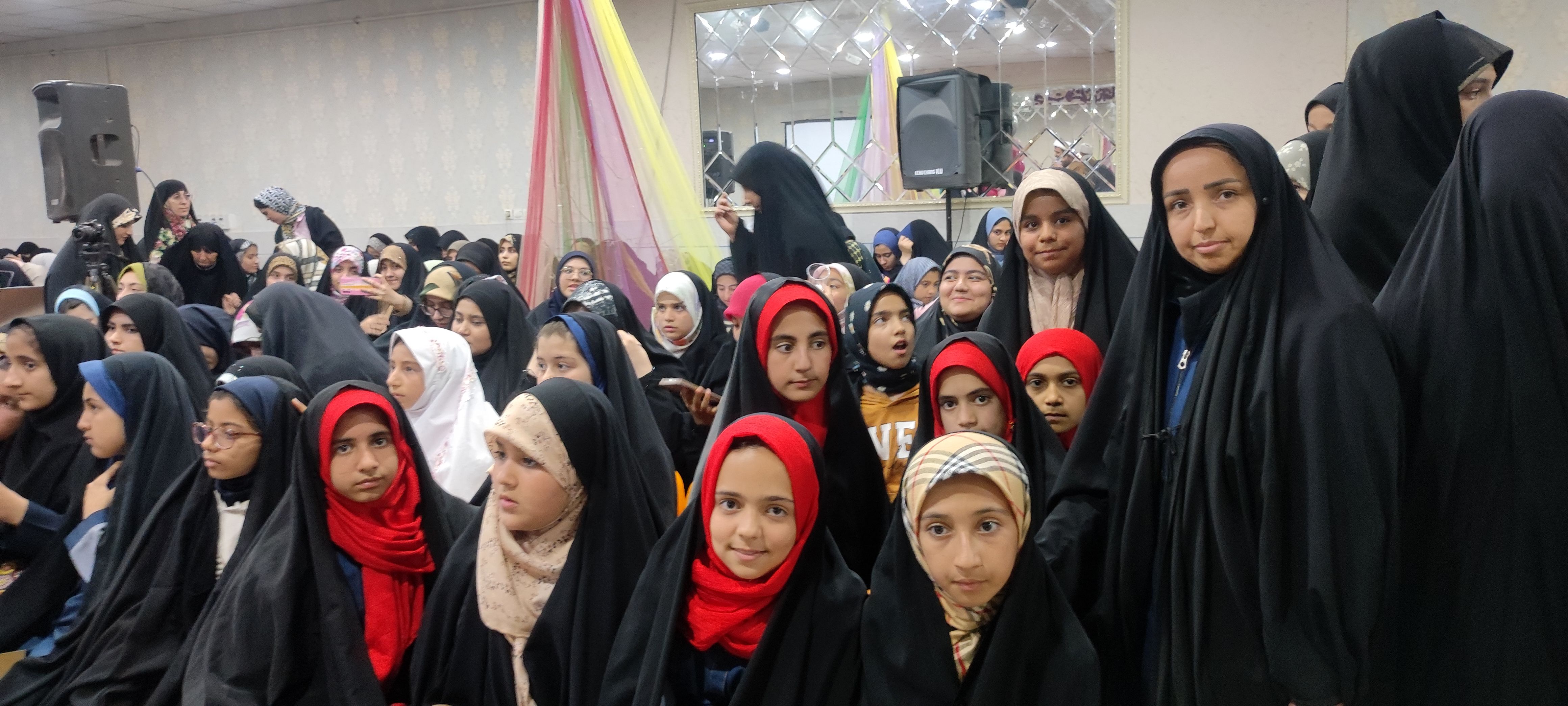 حضور دانش‌آموزان مدرسه خاقانی در جشن دختران آفتاب شیروان