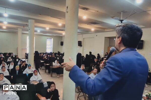 رقابت ۴۰۰ دانش‌آموز آباده‌ای در چهل‌وچهارمین دوره مسابقات قرآن