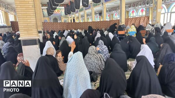 تجدید پیمان مردم فیروزآباد در نماز جمعه 