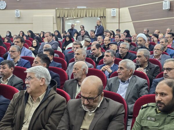 آیین تکریم و معارفه مدیر آموزش و پرورش ناحیه۴ استان اصفهان