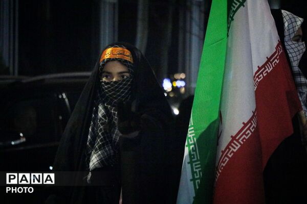تجدید پیمان، بر مدار ایران