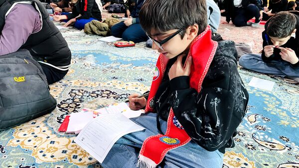 آموزش مقدماتی خبرنگاری پسران کرمان در آموزشگاه پیامبر اعظم(ص)