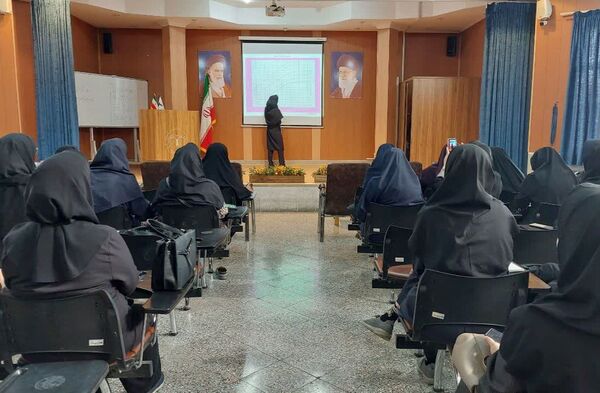 کارگاه توانمندسازی مراقبین و رابطین سلامت مدارس ناحیه۶
