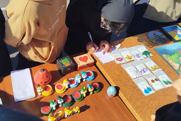 بازارچه نوروزی در هنرستان مرضیه 