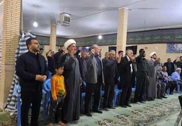 طنین رجزهای دانش‌آموزان در مسجد صاحب‌الزمان(عج) روستای شیاسی