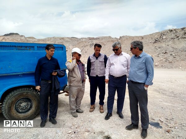 بازدید فرماندار کاشمر از معدن کائولن 