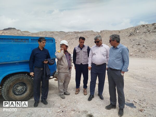بازدید فرماندار کاشمر از معدن کائولن 