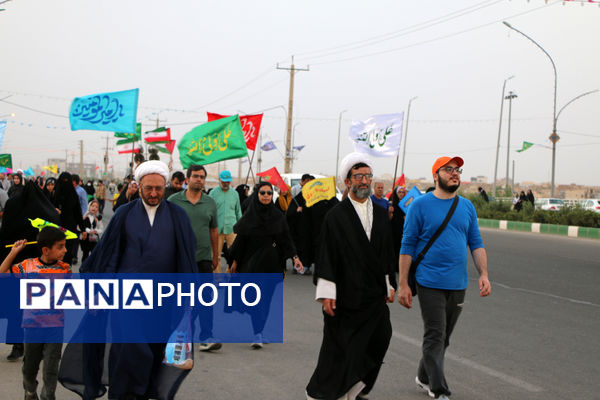 شادپیمایی مردم قم به مناسبت عید غدیر-1
