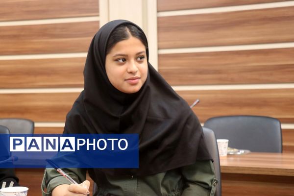 نشست توجیهی دانش‌آموزان پشتیبان طرح خبرنگار شو