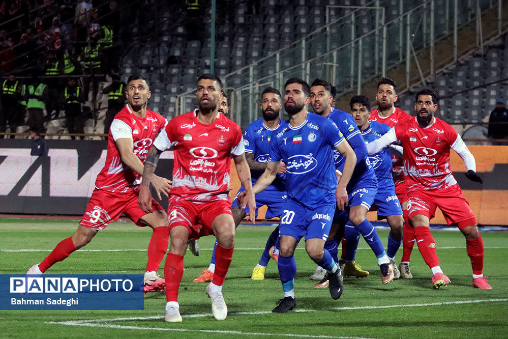 دربی ۱۰۶ و جنگ سرخابی‌ها در قلب اراک؛ ۱۴ آذر‌