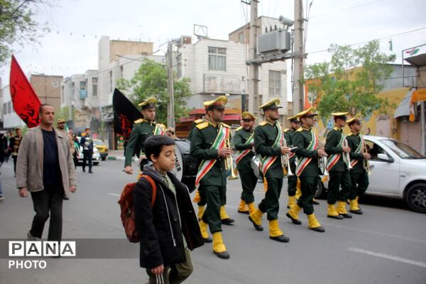 تشییع پیکر آخرین بازمانده شهدای خانواده دهقان در قم