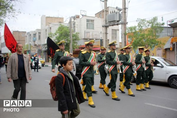 تشییع پیکر آخرین بازمانده شهدای خانواده دهقان در قم