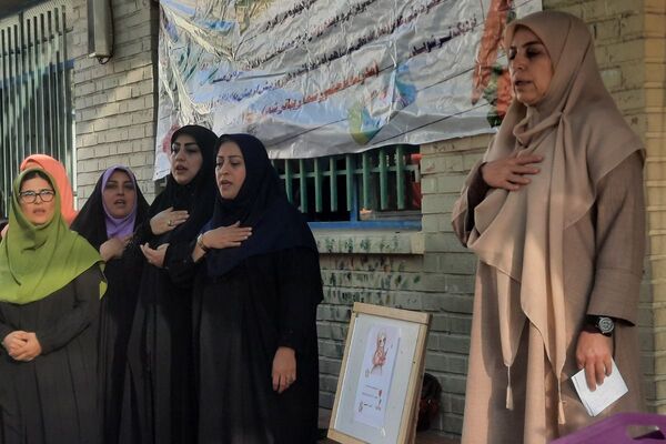 برگزاری مراسم صبحانه مادر دختری همزمان با آغاز هفته‌ پیوند اولیا و مربیان در دبستان مهندس وحید کیهانی ناحیه یک شهرری