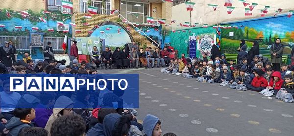 طنین زنگ انقلاب در طلیعه دهه فجر در منطقه ۱۰