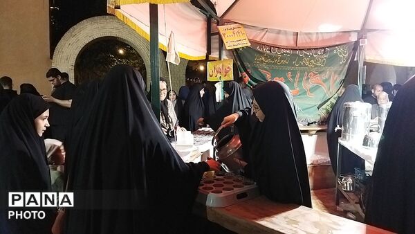 چایخانه هیئت فاطمه الزهرا در دومین شب از ماه محرم ۱۴۰۵ 