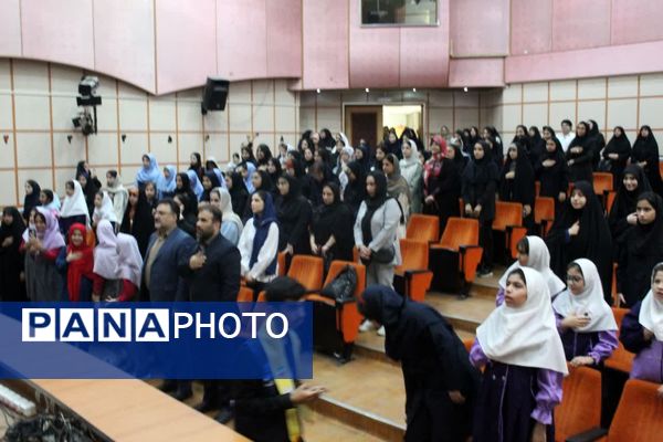 تقدیر از برگزیدگان جشنواره فرهنگی و هنری فردا در ساری 