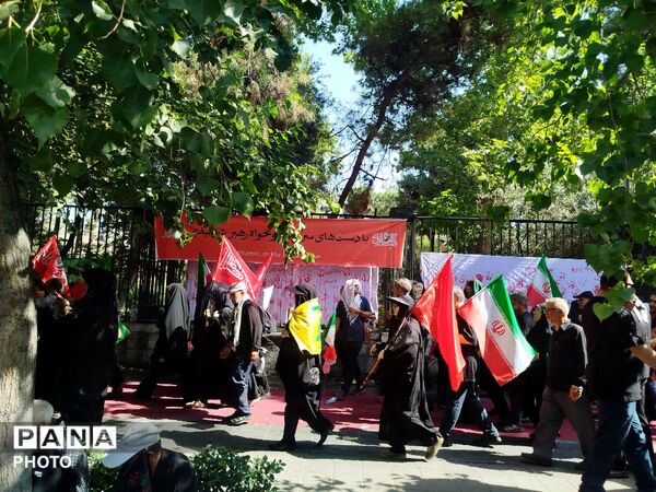 اتحاد و همبستگی مردم ایران در تشییع رهبر انقلاب 
