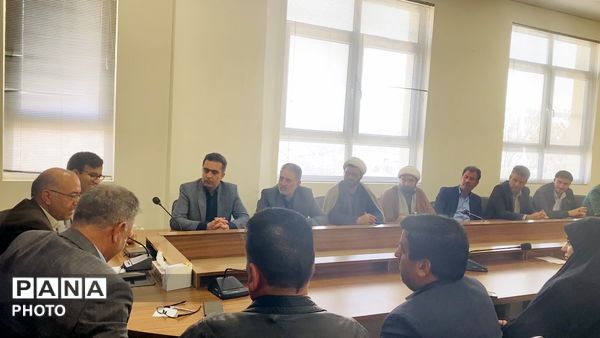 دیدار فرهنگیان با امام جمعه و فرماندار