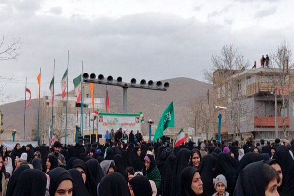 حضور مردم شهرستان الشتر در راهپیمایی ۲۲ بهمن روز شکوهمند پیروزی انقلاب اسلامی 