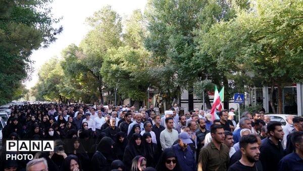 مراسم تشییع پیکر مطهر شهیدان مصطفی امینی و عبدالحسین شیخ‌کوپایی در اصفهان