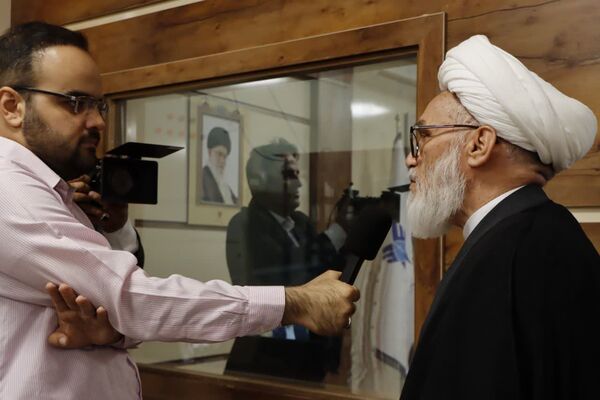 نشست وحدت علمای شیعه و اهل سنت در دانشگاه آزاد اسلامی مشهد 