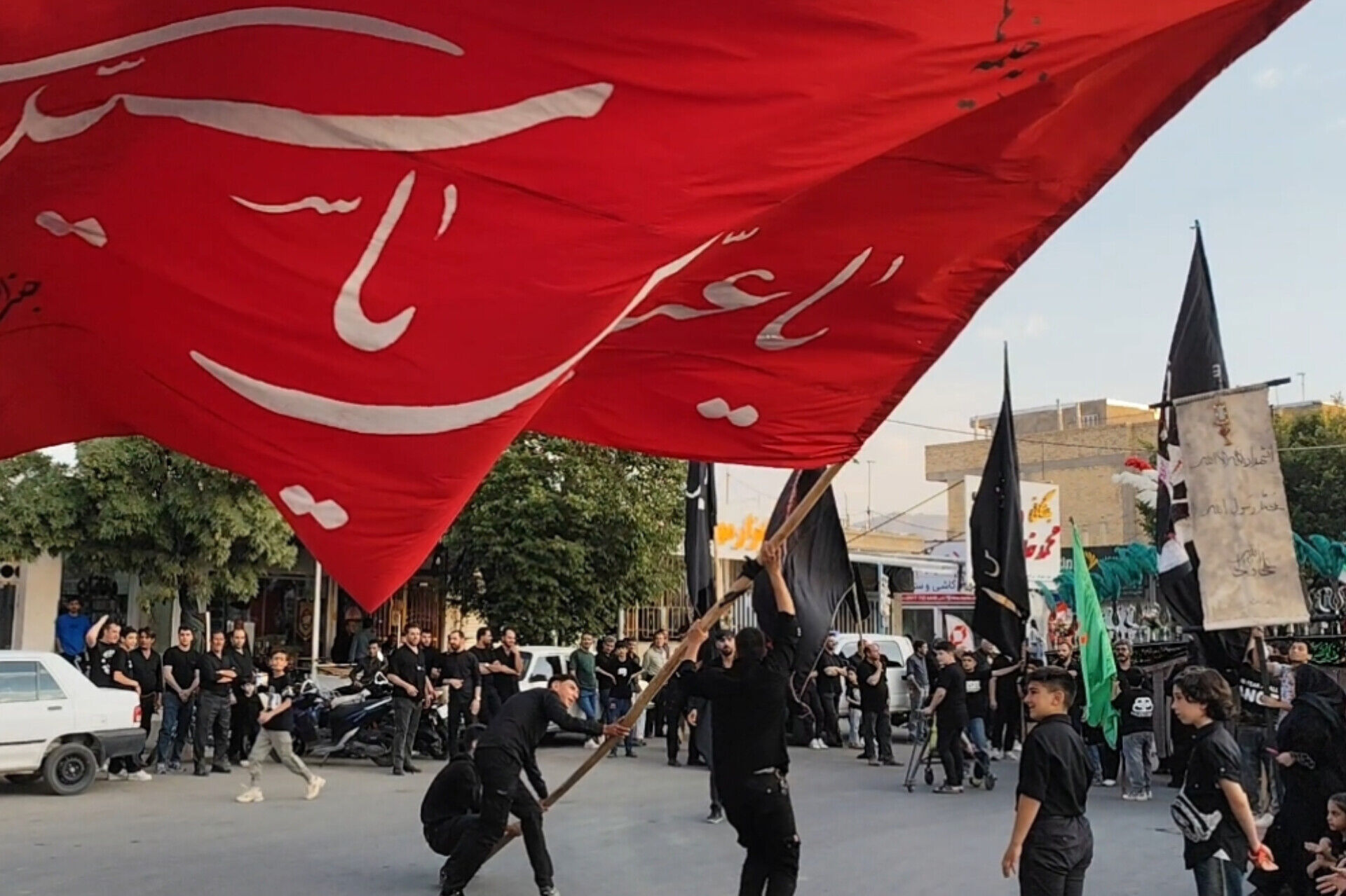 سوگ و ارادت عزاداران حسینی در شهر صغاد