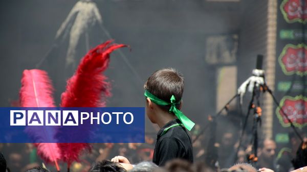 عزاداری ظهر عاشورا در شهر بافران 