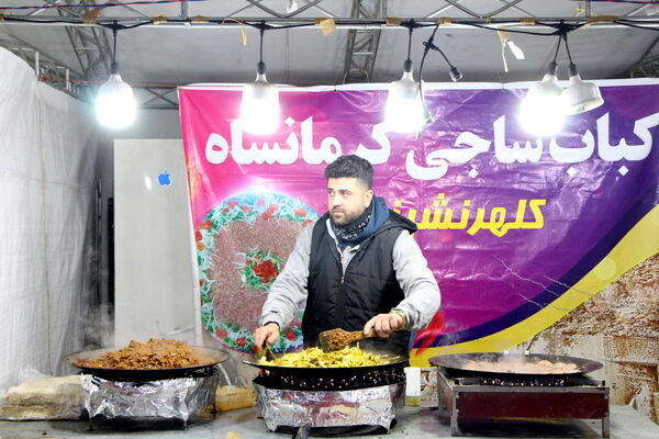 نمایشگاه شب یلدا در باغ دولت‌آباد یزد