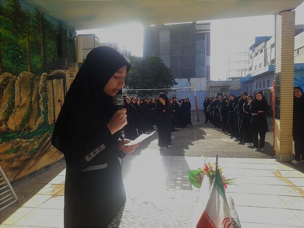 گرامیداشت هفته دفاع مقدس در دبیرستان فیاض