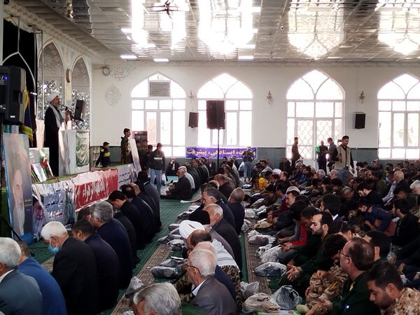  نماز جمعه شهرستان کاشمر با حضور پیکر شهید گمنام 