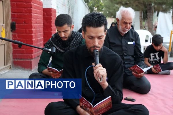 قرائت دعای زیارت عاشورا در شب های محرم در مسجد حضرت صاحب الزمان(عج)