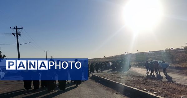 حرکت کاروان پیاده دختران دانش‌آموز نیشابوری به سمت مشهد