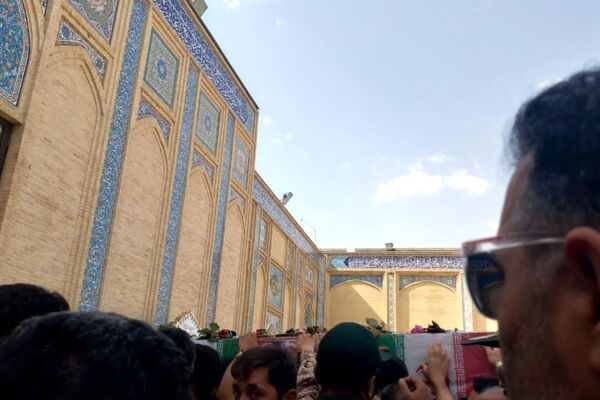 تشییع پیکر شهید دانش‌آموز در شاهچراغ(ع)
