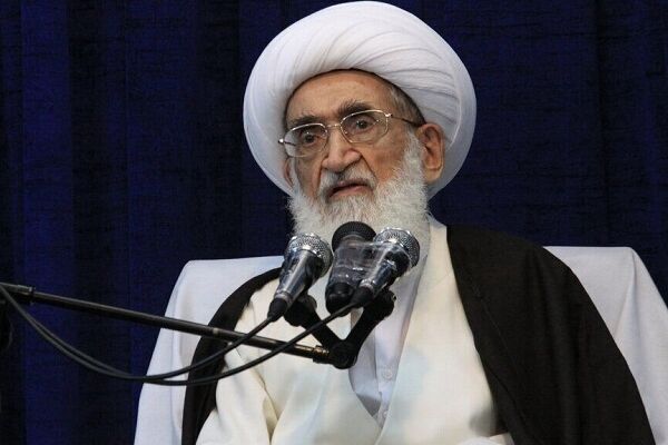 آیت‌الله نوری همدانی: هرگونه تعرض به رهبر معظم انقلاب حکم محارب را دارد