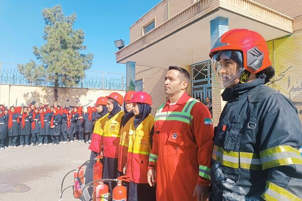 مانور پدافند غیرعامل در دبیرستان  سوده شهرستان ورامین 